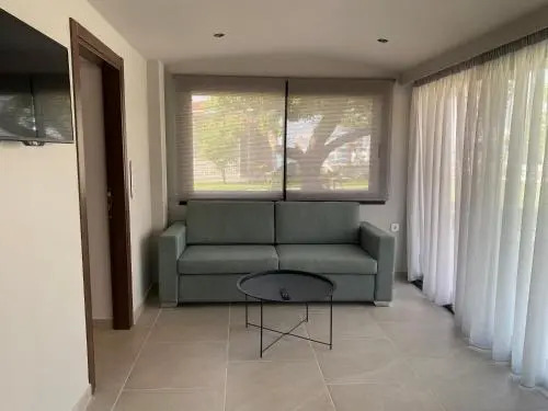 Zinozis Beach Apartments