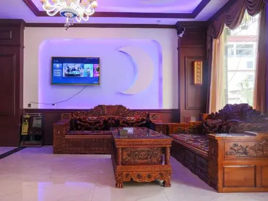 Moon Hotel