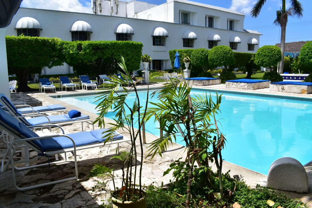 Villablanca Garden Beach Hotel