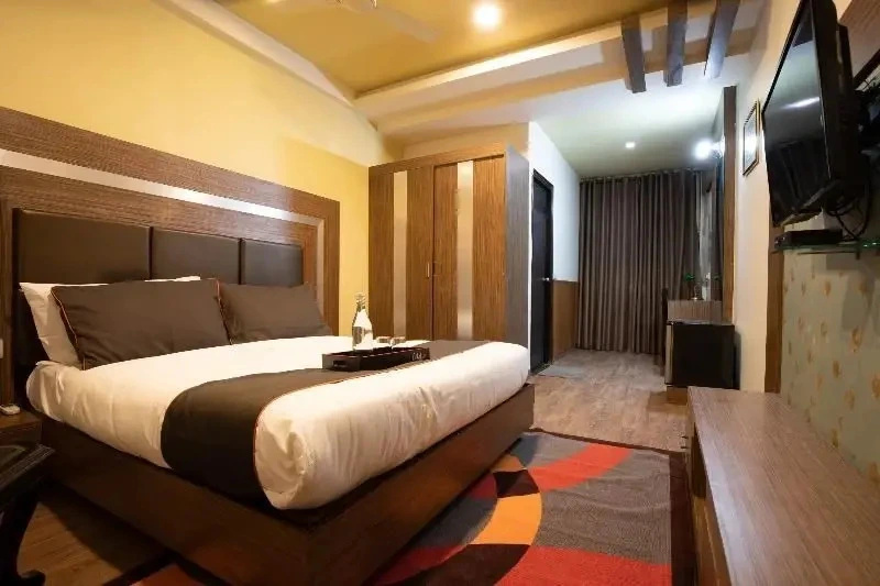 Via Westin Plaza