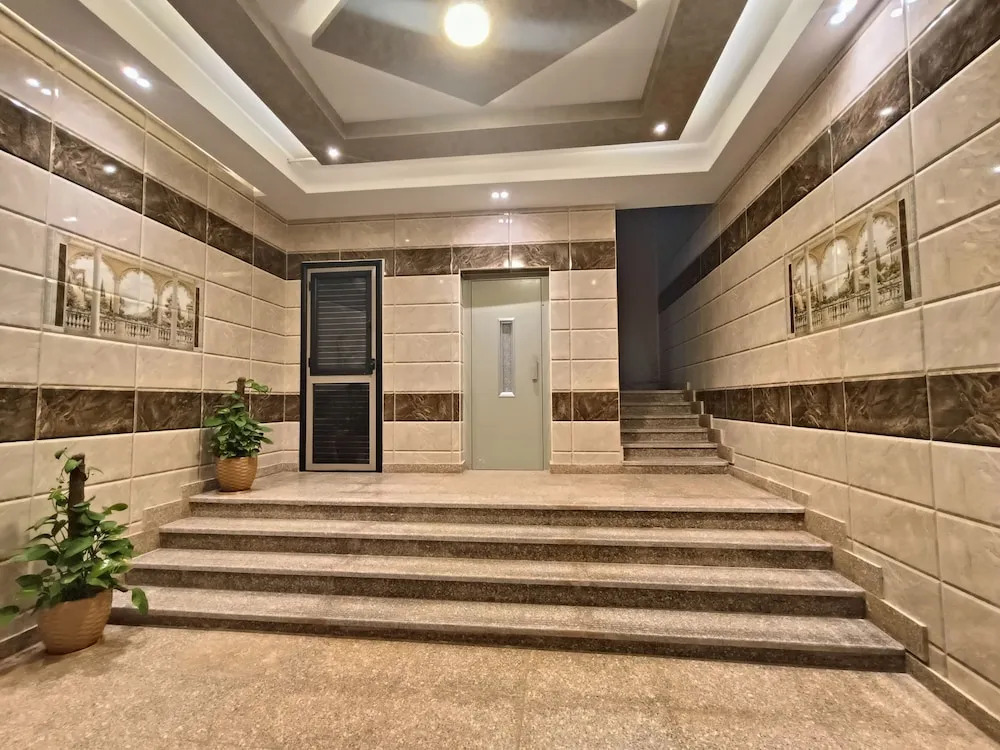 Discover pyramids inn