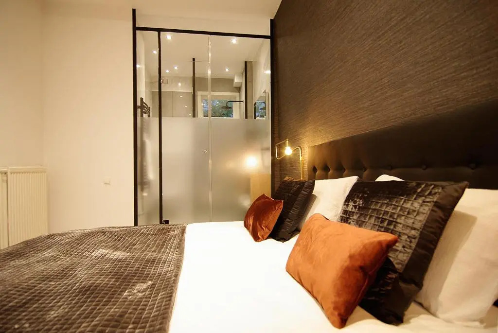 The Canal Bridge Suites