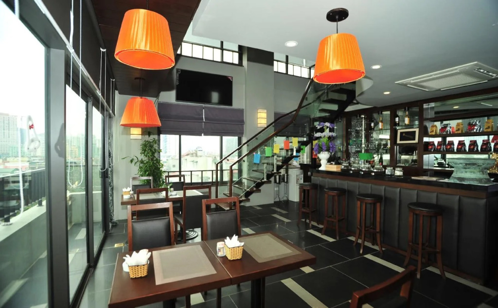 SinhPlaza