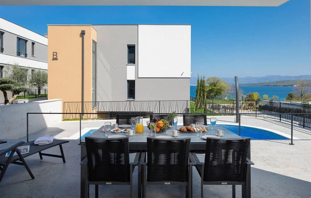 Lovely Apartment In Zidarici