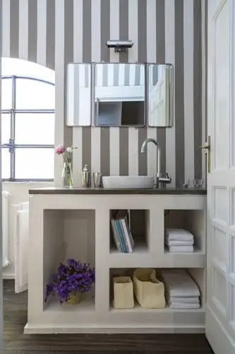 Garibaldi Suites Apartment