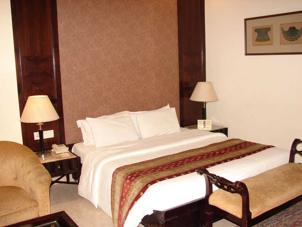 V Sarovar Portico MI Road Jaipur