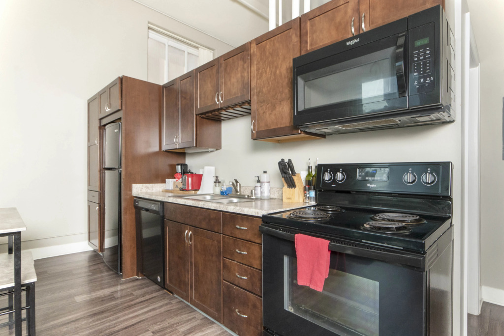 Loft Style Apt with Fast Wifi and Gym!