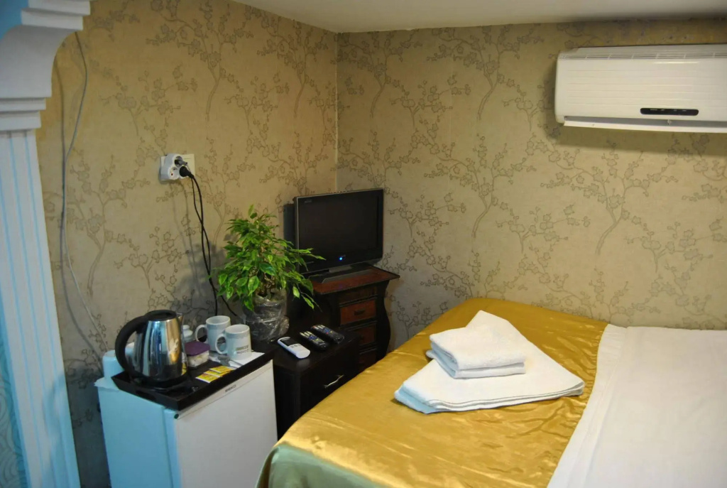 Lotus Hotel