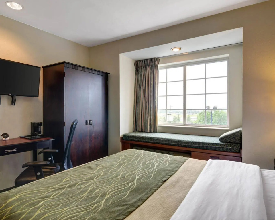 Spark by Hilton Sterling Dulles Airport