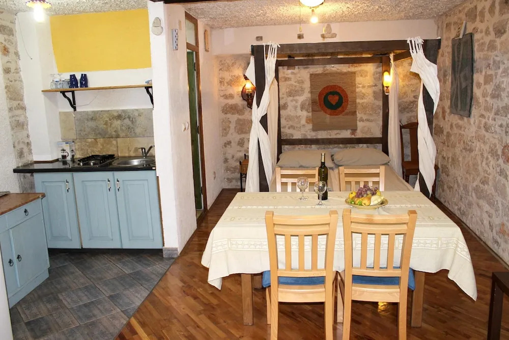 Studio in Betina, With Wonderful City View, Furnished Terrace and Wifi