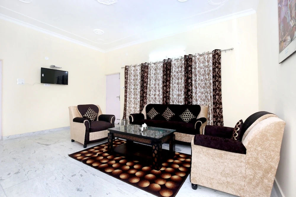 OYO 10737 Home Mountain View 3BHK Keleston