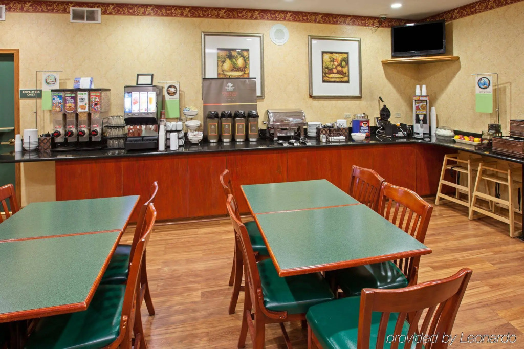 Country Inn & Suites by Radisson, Chicago OHare South, IL