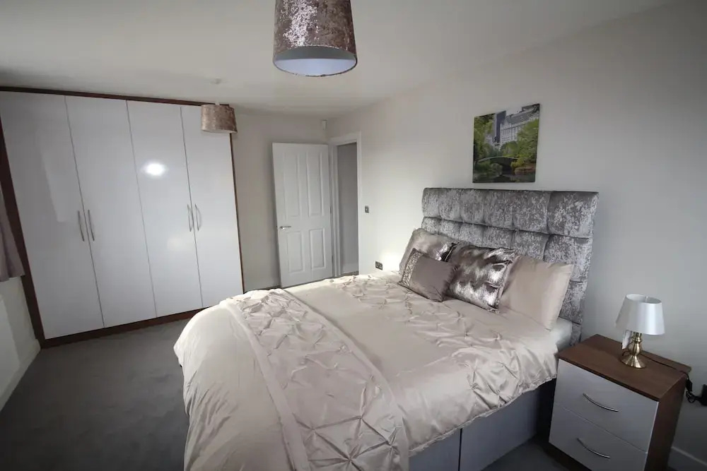 Holden Court Apartments -Apt 4