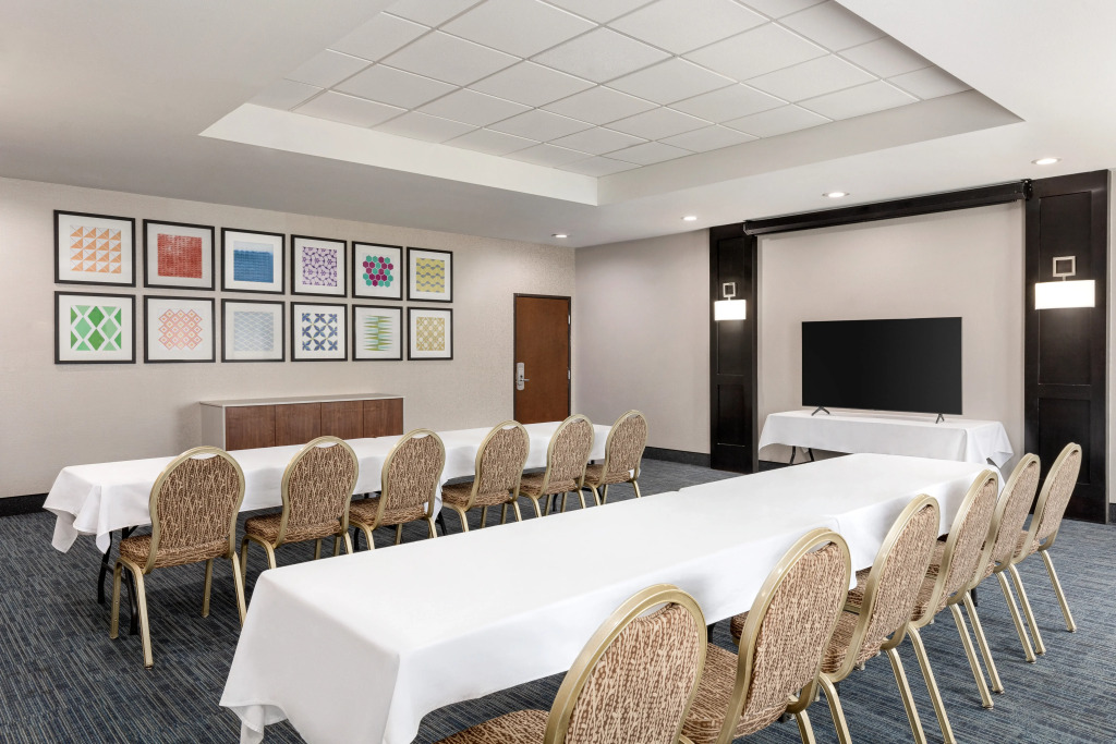 Holiday Inn Express Hotel & Suites Waycross by IHG