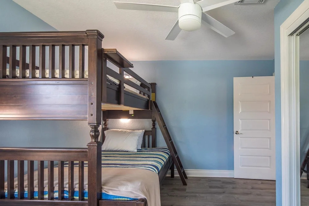 LEDGEROCK POINTE - 3 Br Home