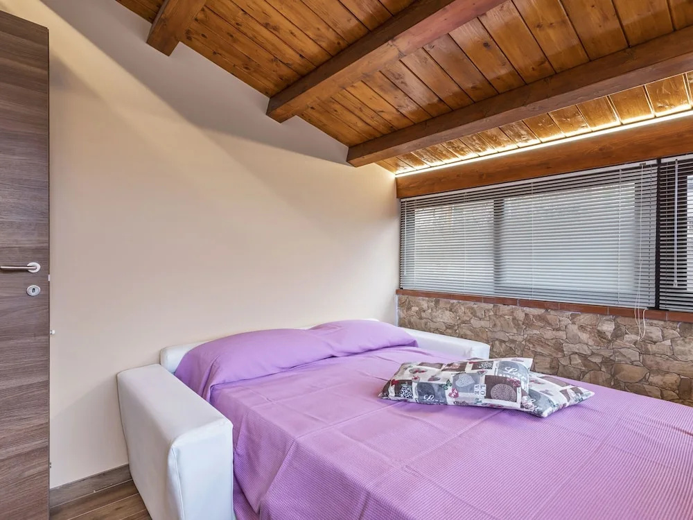 Engaging Apartment in Messina With Balcony