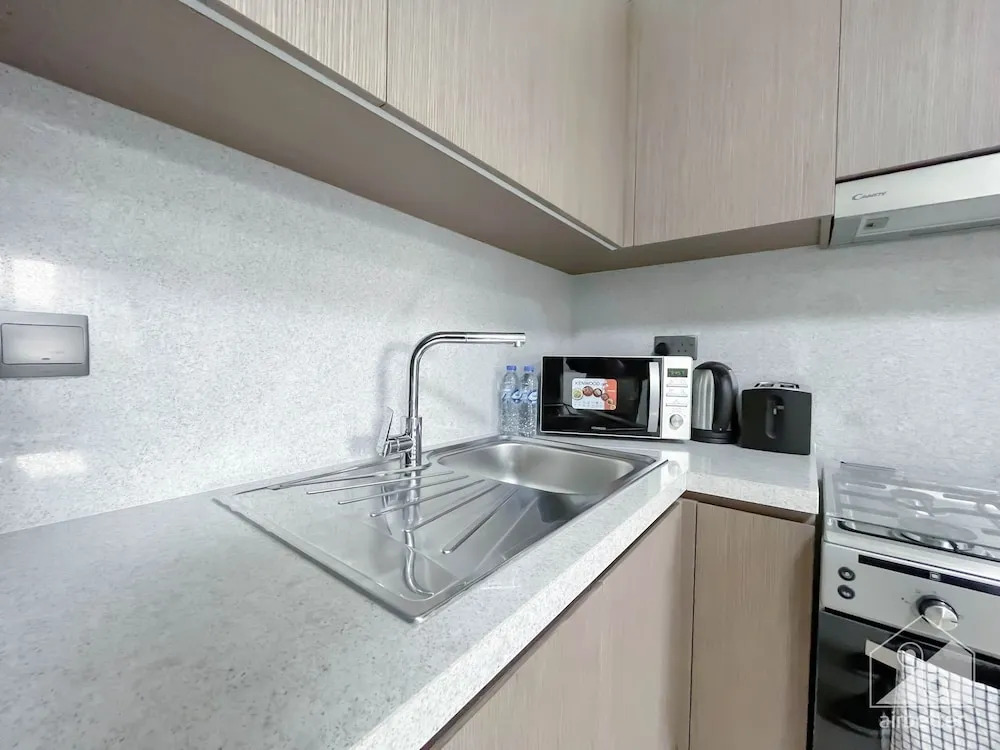 Luxurious 1B With Breathtaking Views Downtown