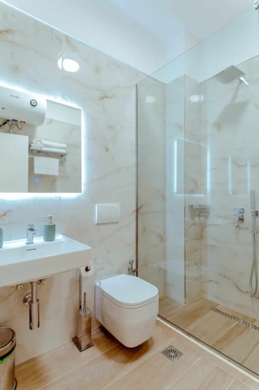 Gloal Suites & Residence