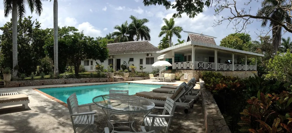Captivating 3-bed Villa in Montego Bay
