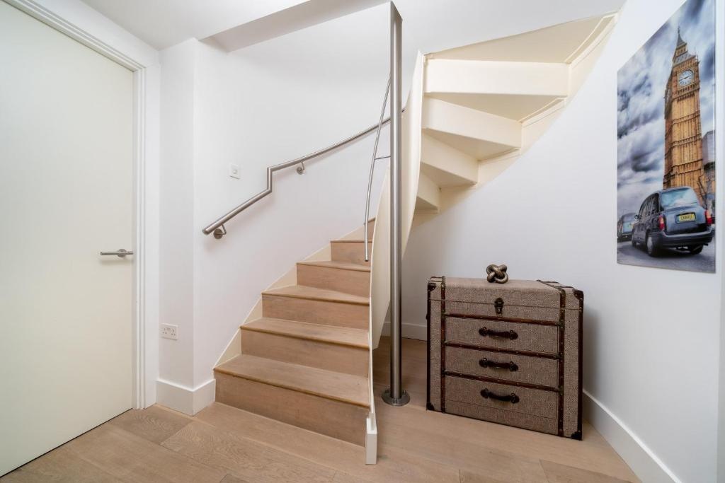 NEW 2 Bedr 3 Beds 2,5 Bath COVENT GARDEN