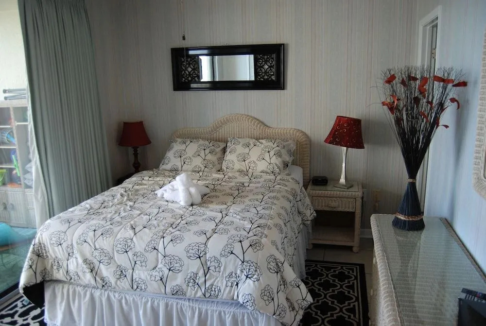 Gulf Village 412 by RedAwning