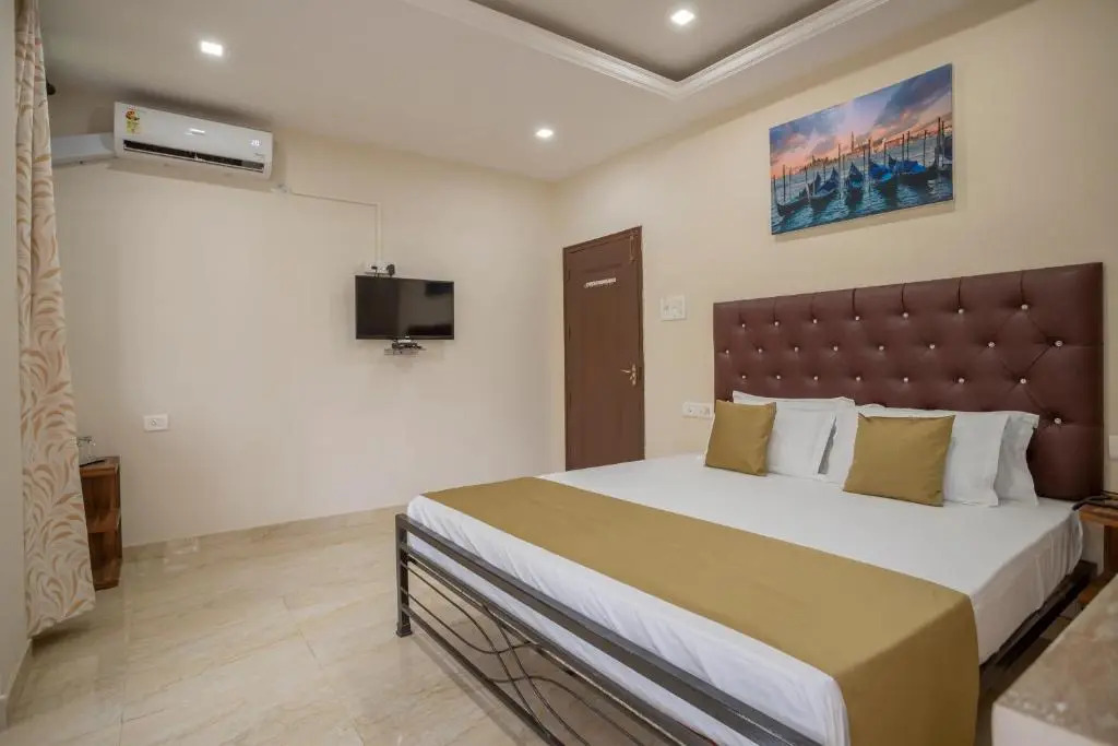 14 Door Home Stay