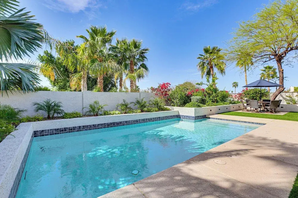 Private Pool + Putting Green: Sunny Scottsdale Gem
