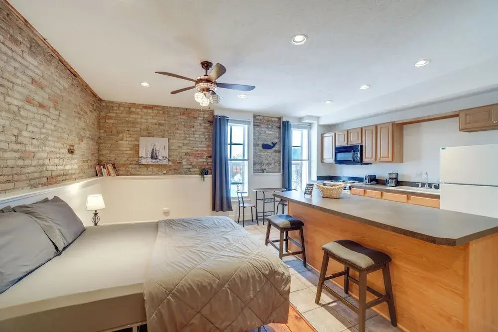 Cozy Lowell Studio ~ 19 Mi to Grand Rapids!