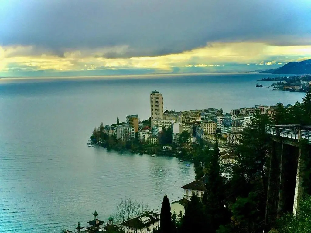 Fabulous Lakeside Family Apartment | 4 Rooms