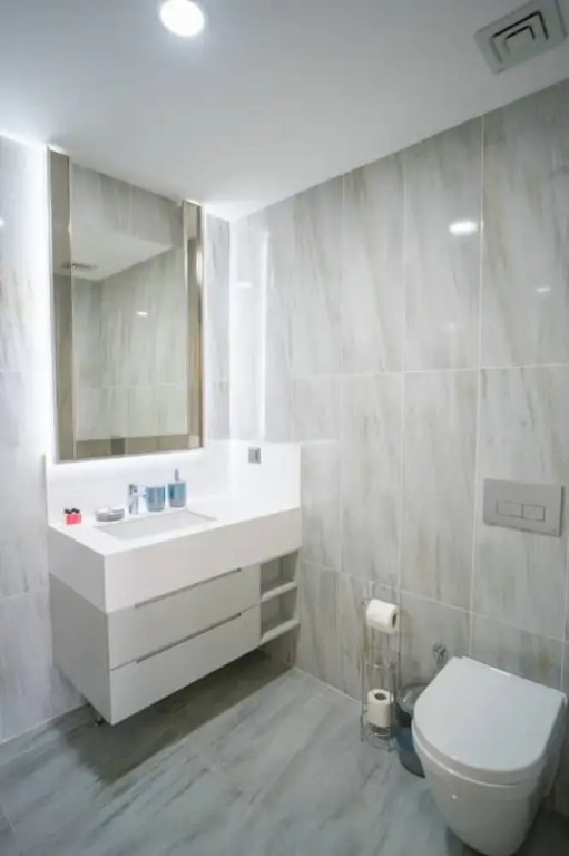 Fancy 2 1 Apt 2 Bathrooms - Core Living