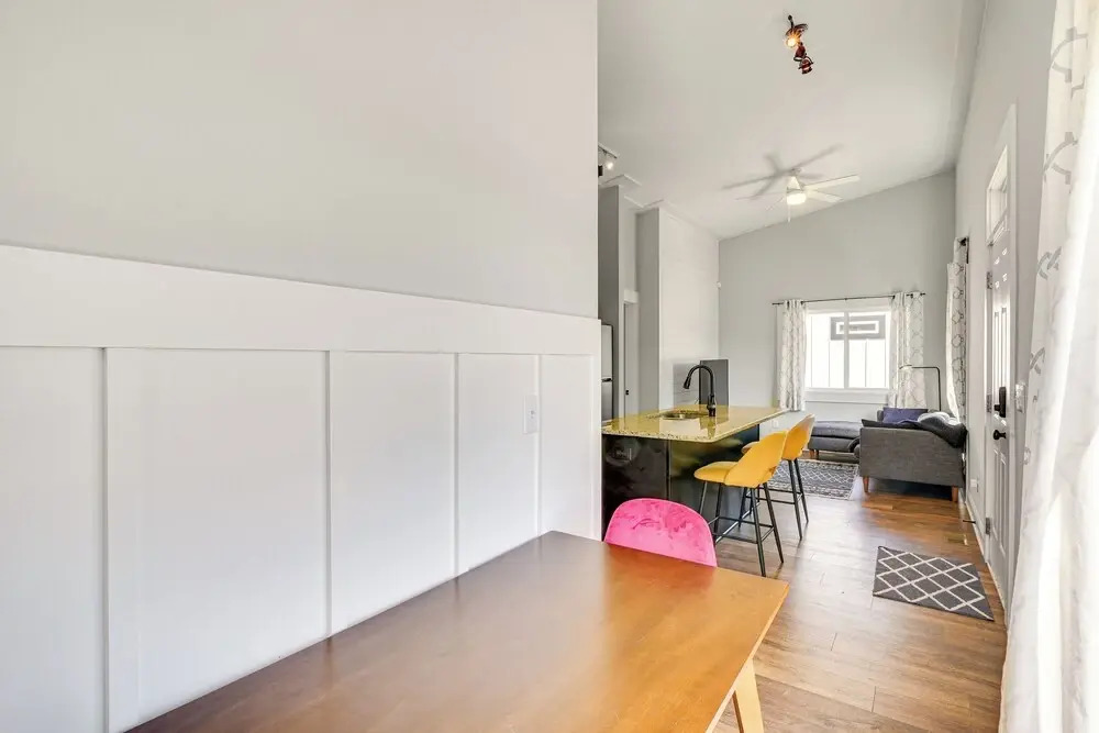3 Mi to Duke: Downtown Durham Cottage!