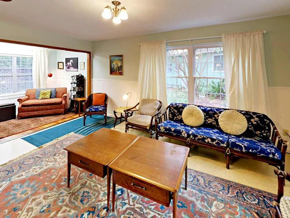 3BR 2BA Brentwood Home by RedAwning
