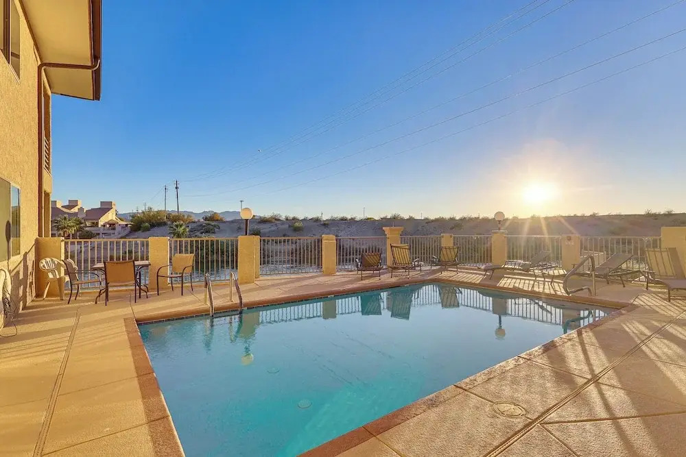 Walkable Waterfront Oasis w/ London Bridge Views!