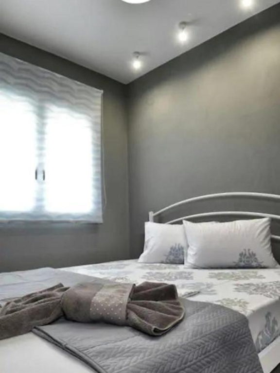 Crystallia SeaSide Maisonette by TravelPro Se...