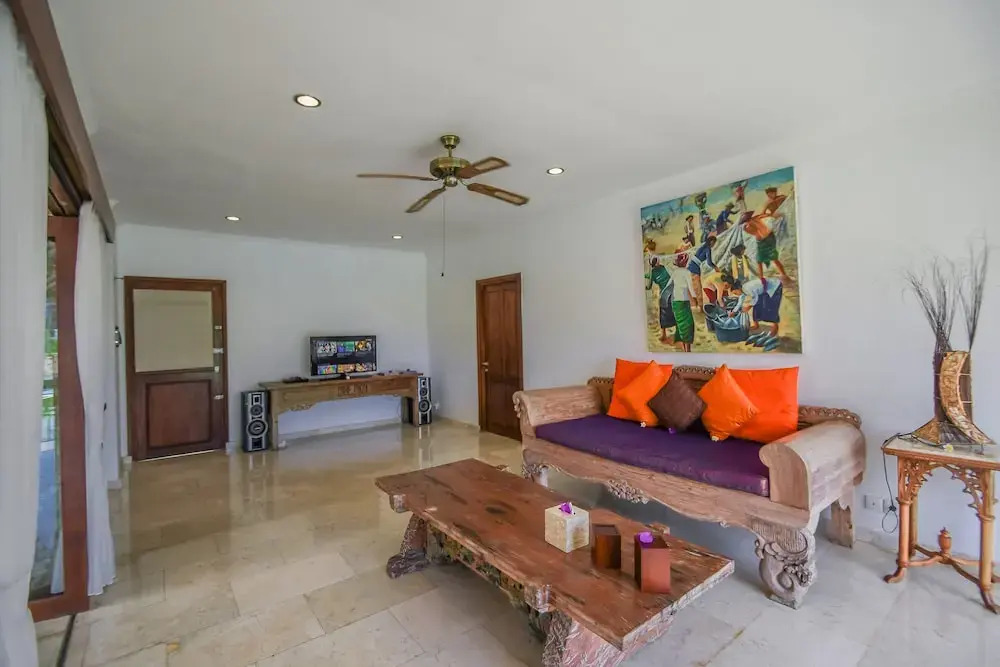 Tropical Villa Asmara - 400sqm Garden Oasis with large Pool and Scenic Views