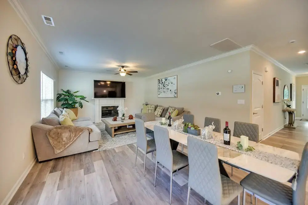Walk to Beach: Group Getaway in Coastal Virginia