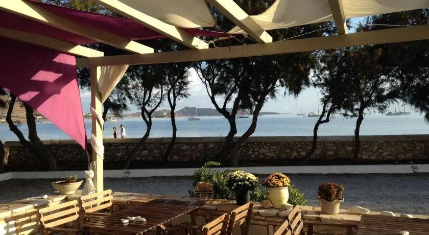 Almira Suites - Seafront - Naousa Paros