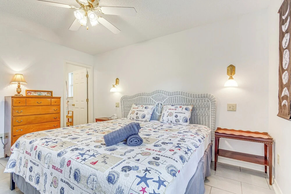 Updated Pensacola Getaway ~ 10 Mi to Beaches!