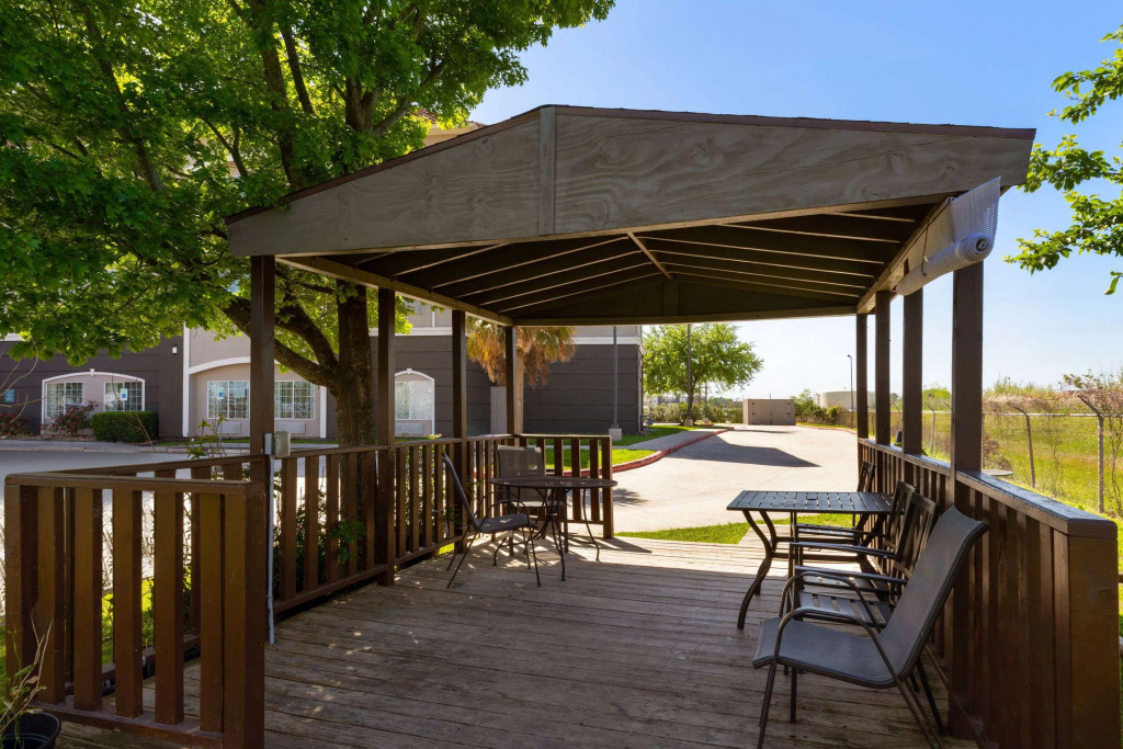 La Quinta by Wyndham Deer Park