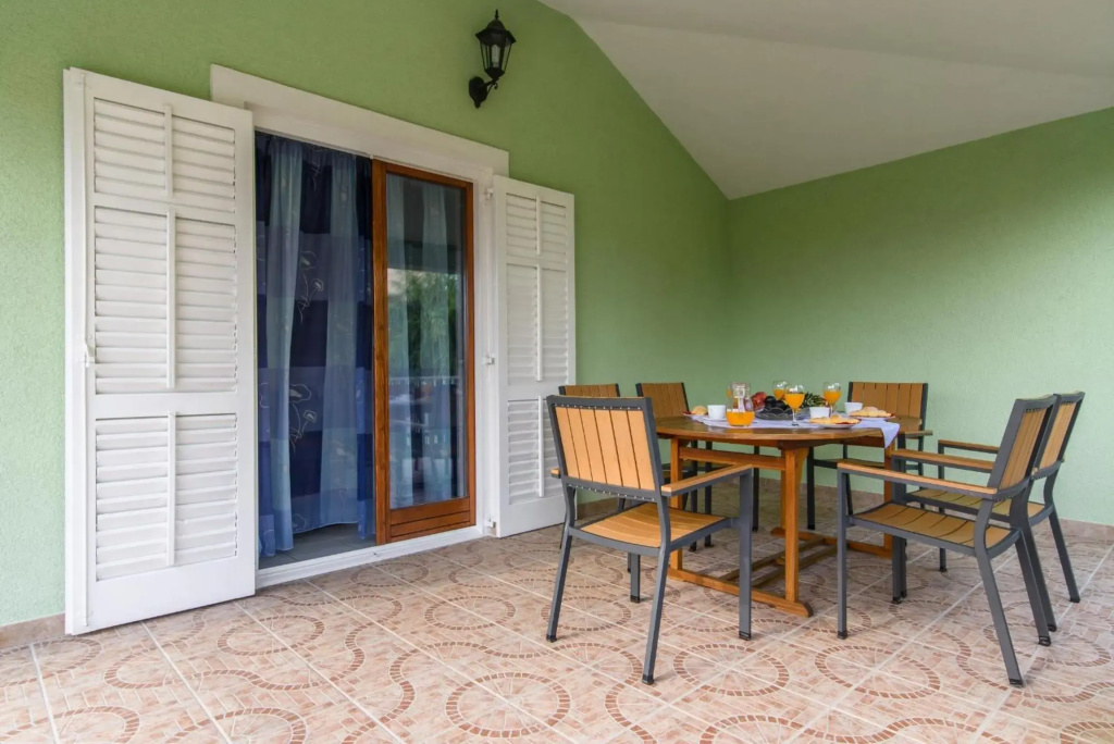 Family-friendly apartments with swimming pool Okrug Gornji, Ciovo - 18827