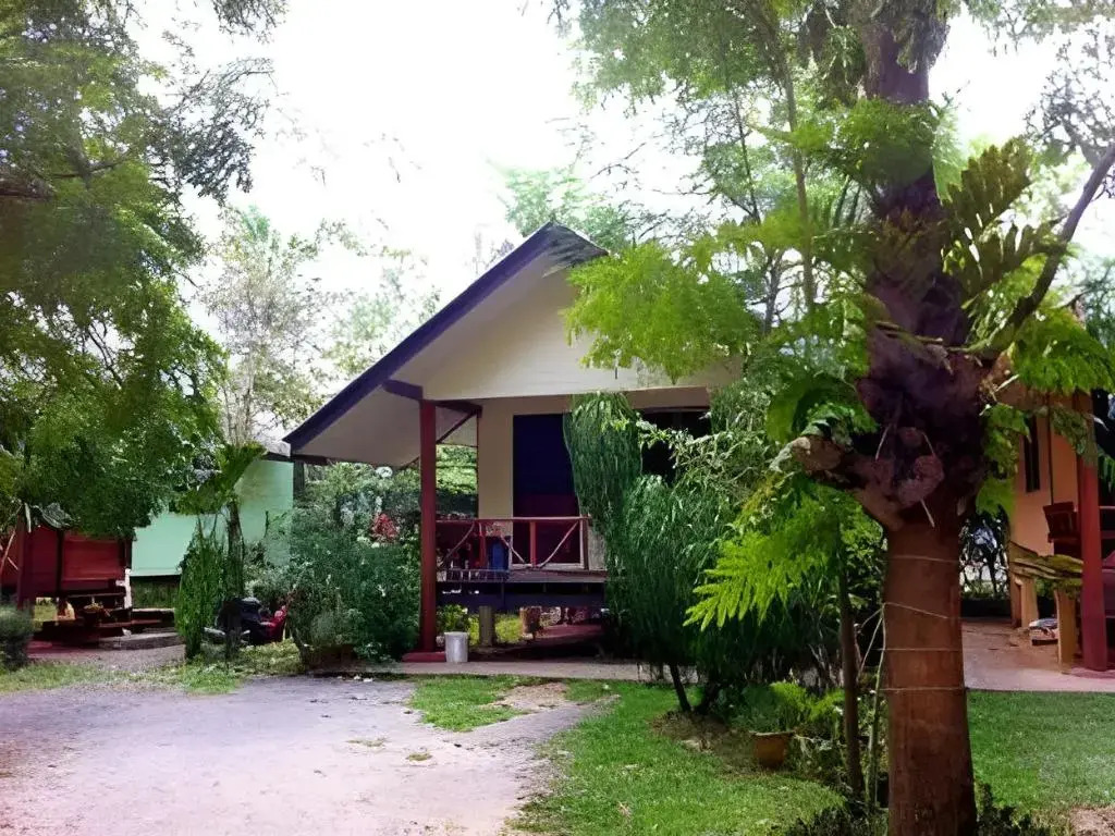 Baan Tai Rom Yen Resort
