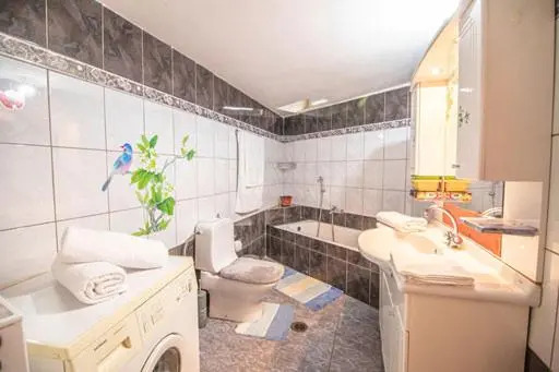 Traditional Family Guest House Idi