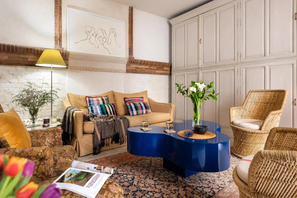 Villa Alfonso, Restored Palace House with gardens and Monuments Views