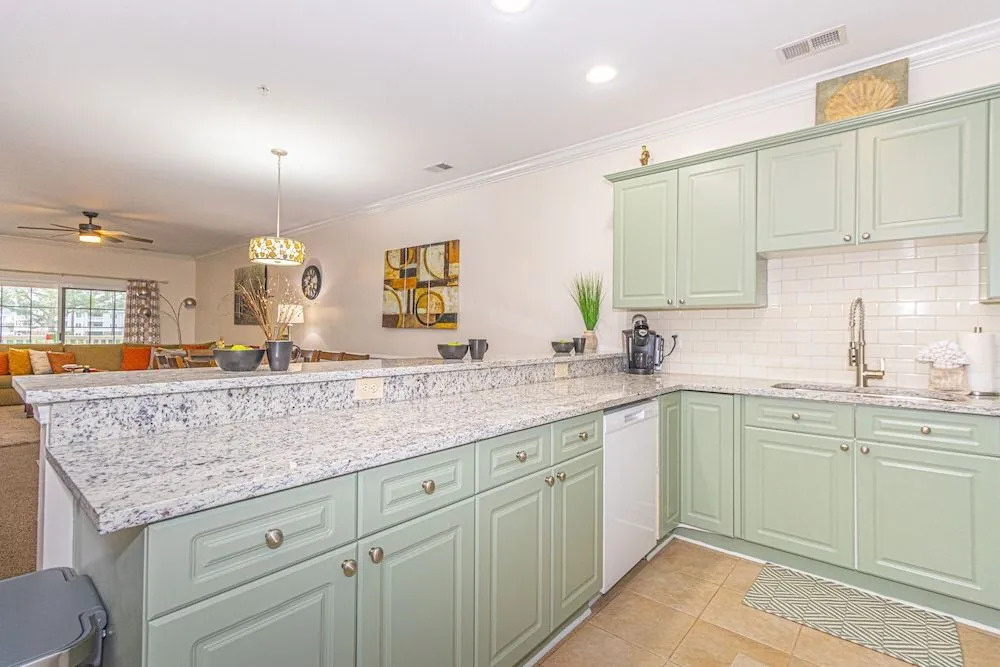 Stunning Renovated Golf Villa Near Beach