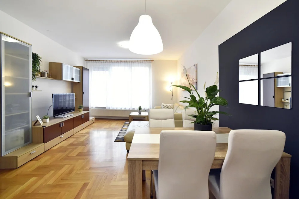 Apartment Stadium