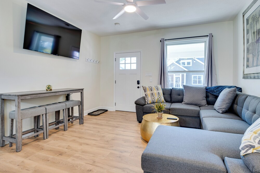 3 Mi to Dtwn: Dual-unit Home in Indianapolis!