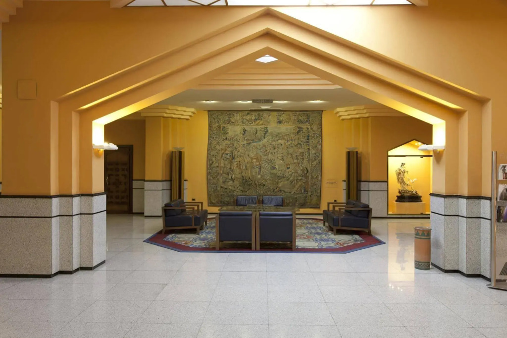 Hotel Saray