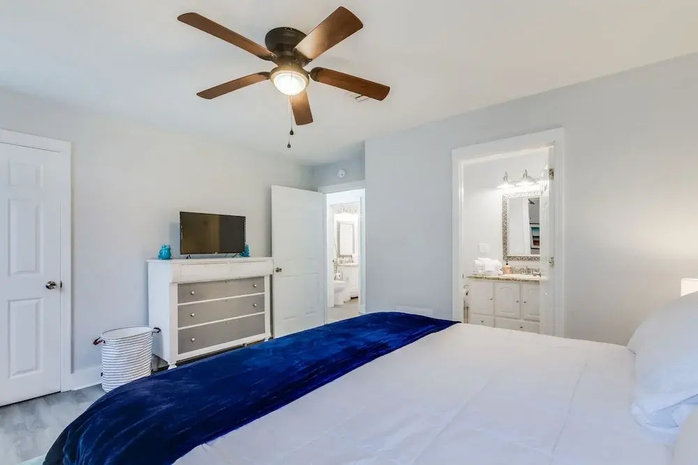 Sel De Vie 6 BR Sleeps 18 dog Friendly