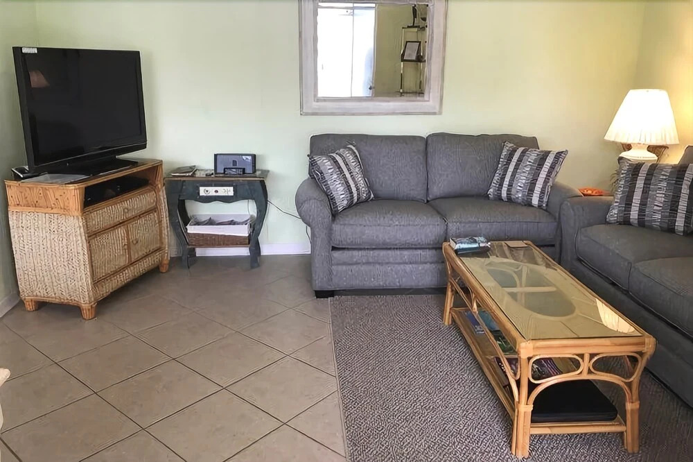 Siesta Beach House #211 2 Bedrooms 2 Bathrooms Condo