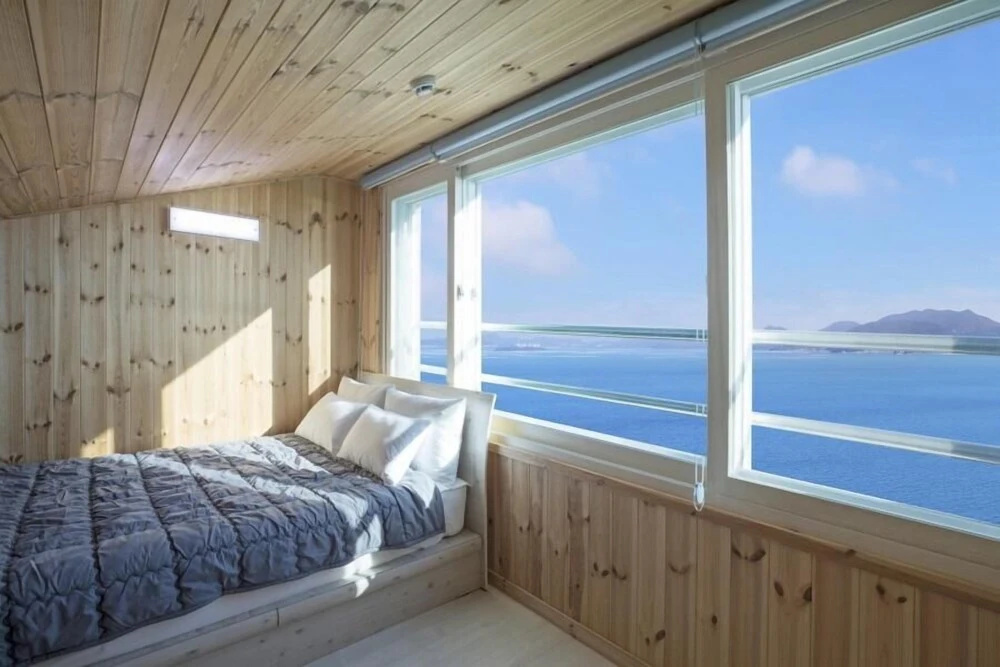 Sea And Lighthouse Pension